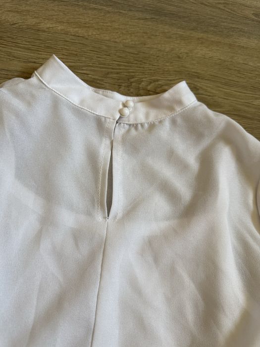 Продаю школьную блузку на девочку, рост 152см