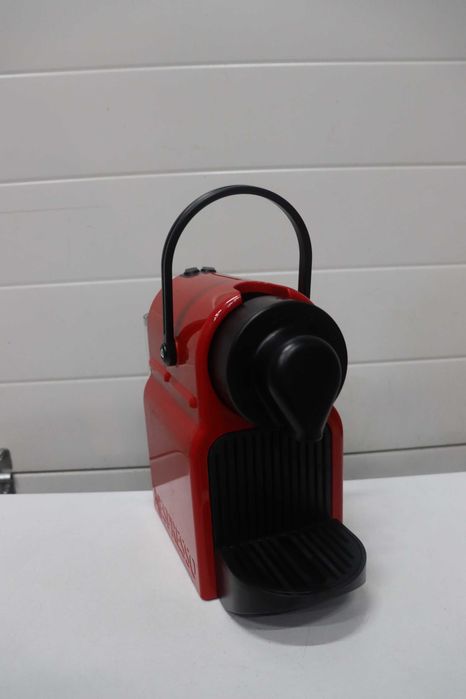 Кафемашина с капсули Nespresso