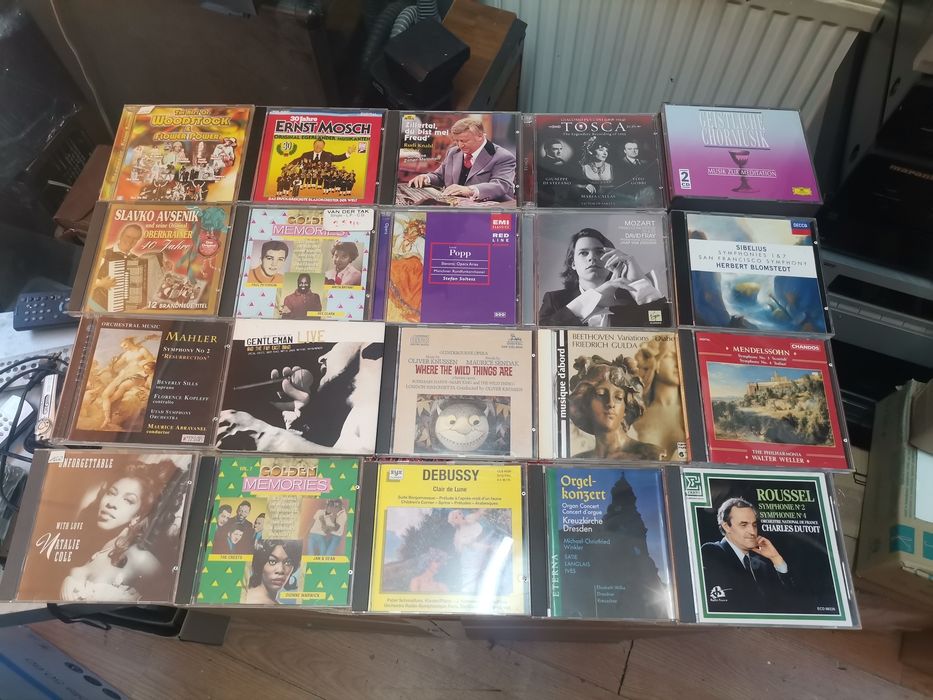 Pachet cd uri diferite titluri
