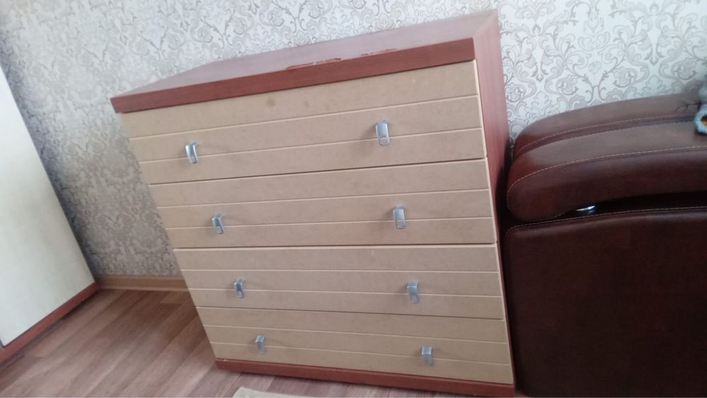 Продам шкаф и комод