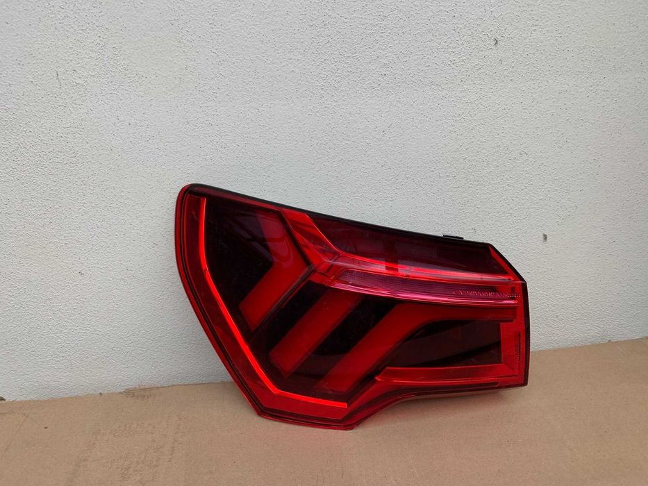 Stop Audi Q3 stg exterior cod 83A945091 dupa 2018-
