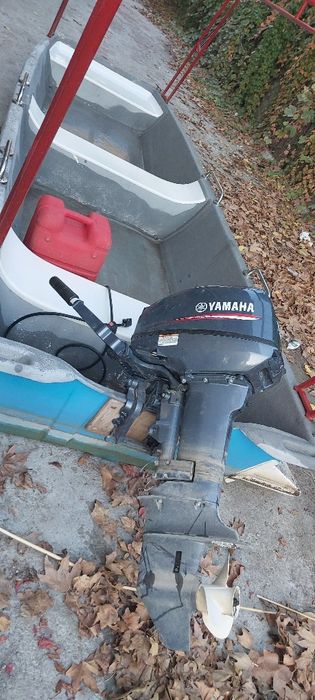 Продам лодку стекло-пластик новая с мотором