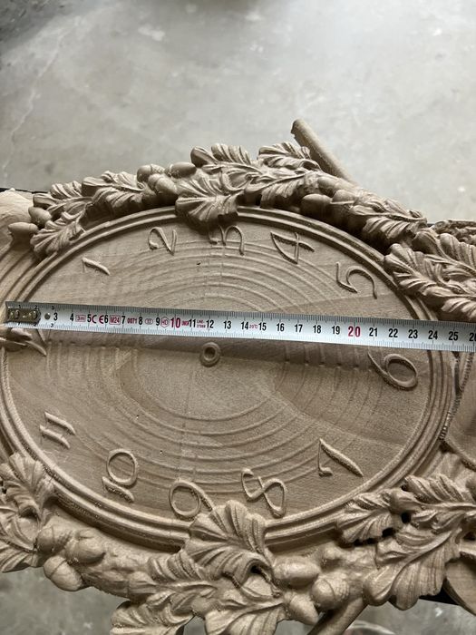 Ceas de perete din lemn masiv de nuc – model vânătoare