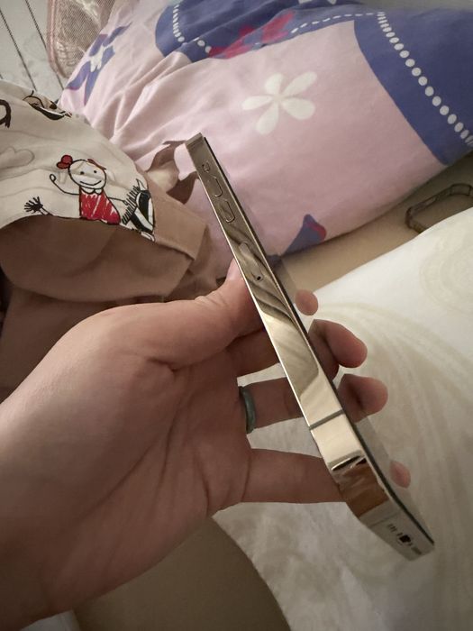 Продам iPhone 13 Pro 128gb Gold в идеале