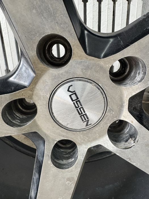 Vossen r18 с резиной