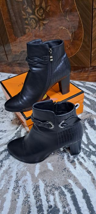 Продаётся женская обувь в отличном состоянии