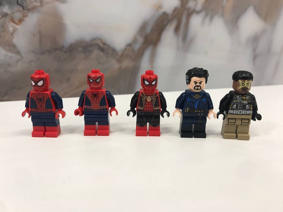 Продается лего набор по марвел 76261