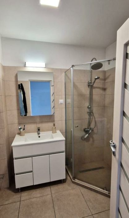 Închiriez apartament