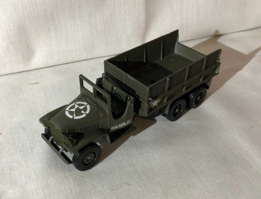 Macheta militara GMC CCKW 353 6x6 Solido metal scara 1/50