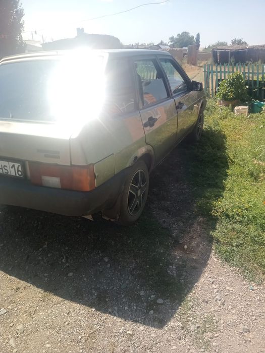 Автгмобиль ваз 2109