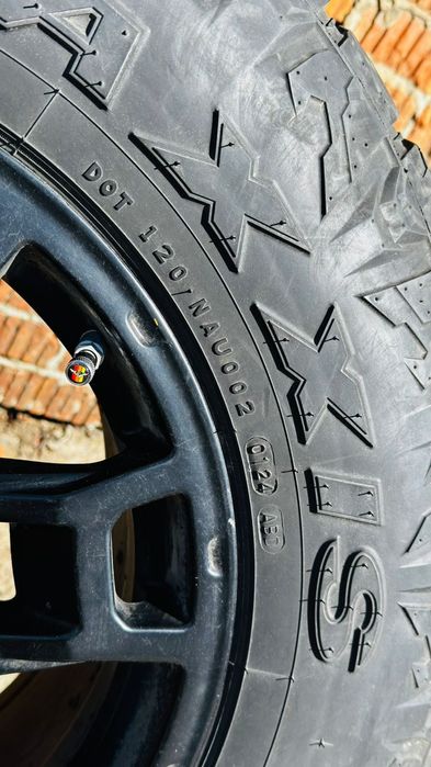 Продам комплект колёс с дисками