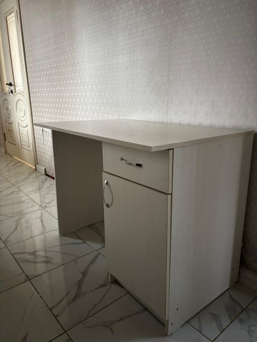 Продаётся парта для учёбы