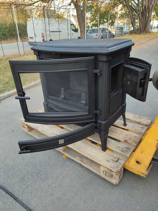 Чугунена камина печка на дърва!