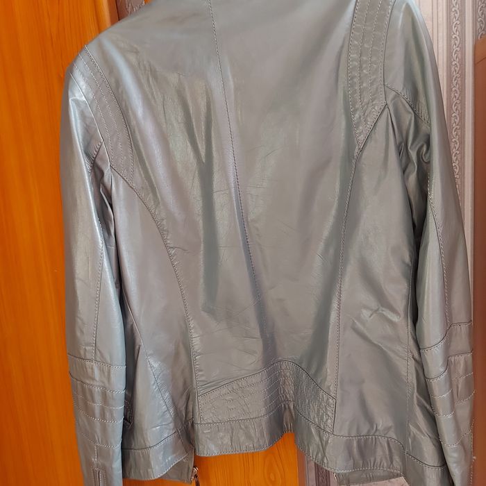 Кожаная куртка женская