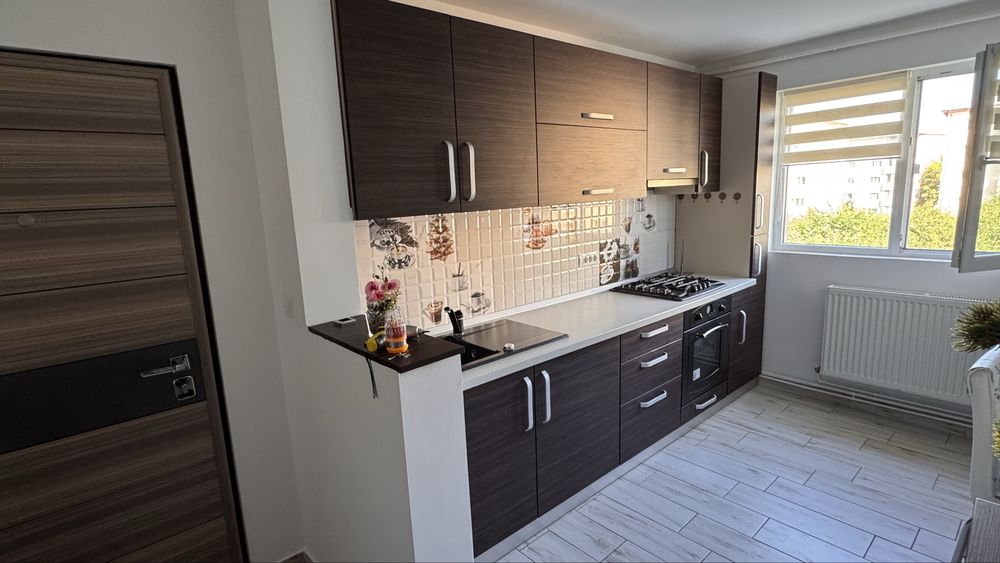 Inchiriez apartament