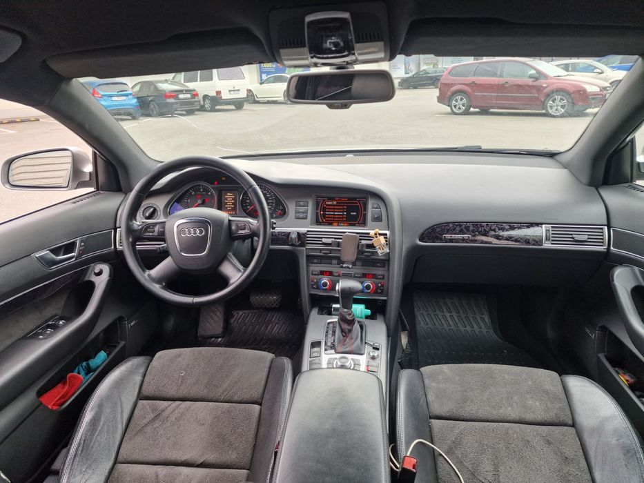 Audi A6 C6 sedan
