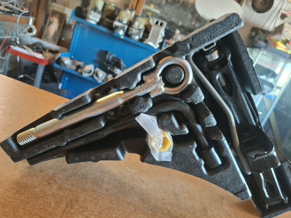 Cric Peugeot 2008 Citroen C4 DS Cactus  C5 2016-