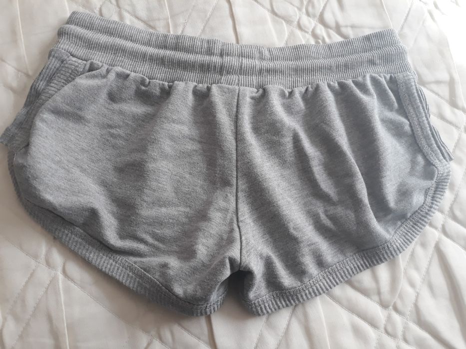 Къси панталонки +подарък