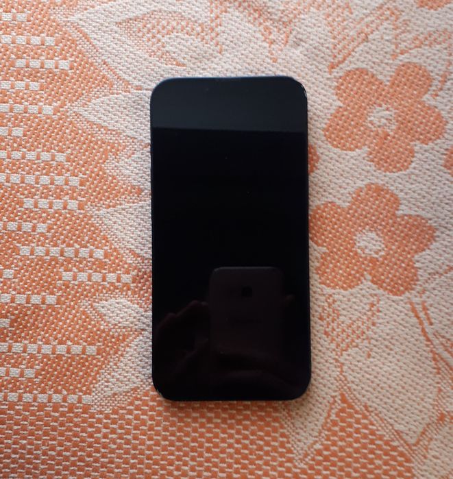 Айфон 13 срочно продаю