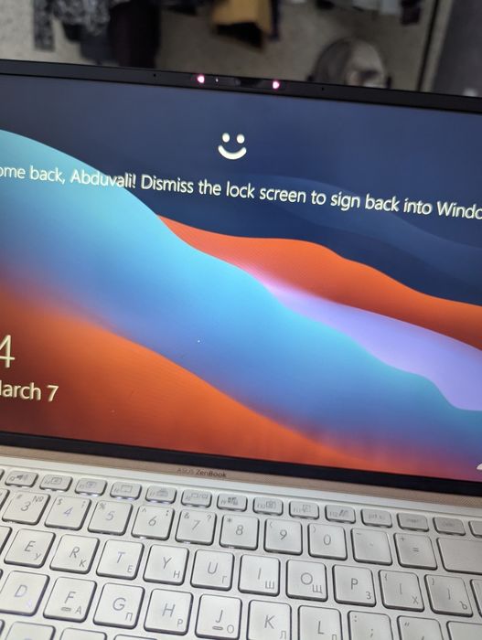 Ноутбук Asus Zenbook Core I5-10210U/8GB/512GB/MX250 2GB/14.0" FHD IPS