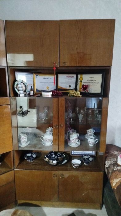 Продаеться срочно белорусская стенка