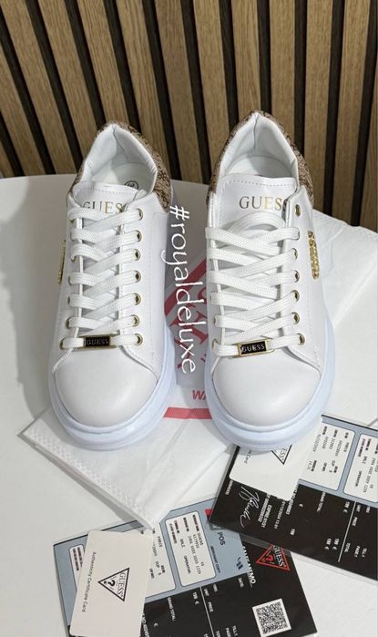 Stoc Adidasi dama Guess