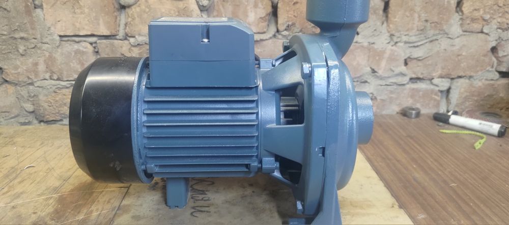 Продам насос для воды.