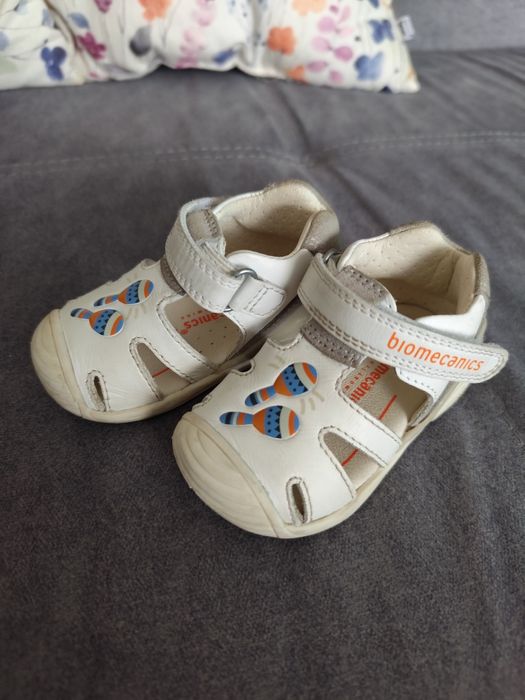 Обувки Biomecanics номер 18