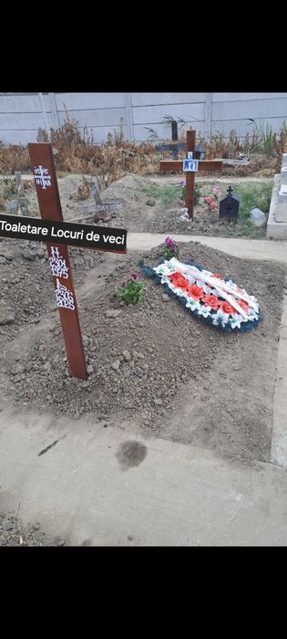 Toaletare  / ingrijiri locuri de veci /  Morminte
