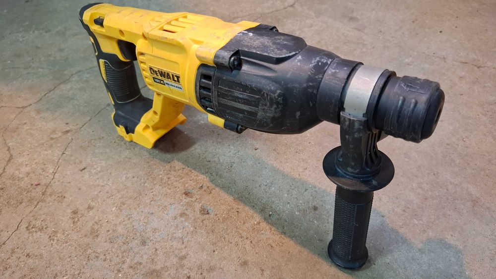 dewalt dch 133 18v перфоратор