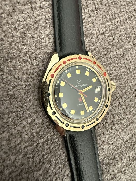 Командирски съветски часовник Восток , Червена звезда