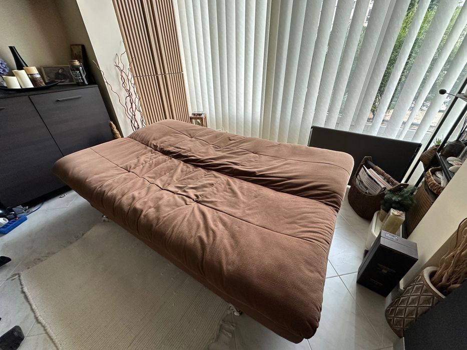 Разтегателен диван