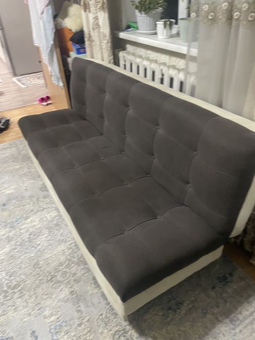 Диван почти новая,мягкая и по цене отличная