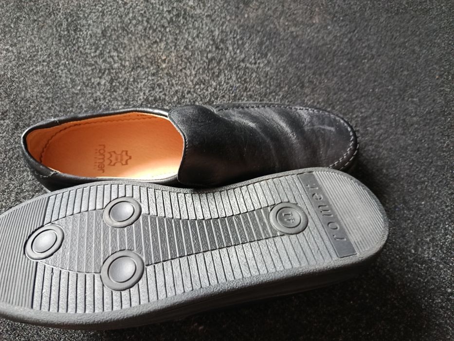 Продам мужские кожаные туфли