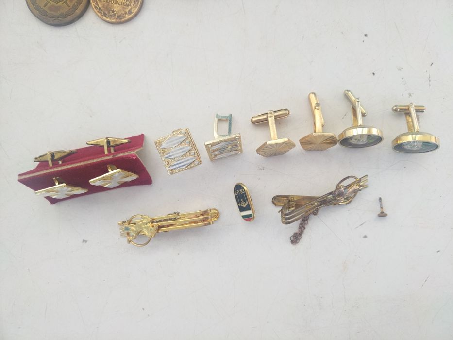 Медали, Ръкавели за риза, игла за вратовръзка