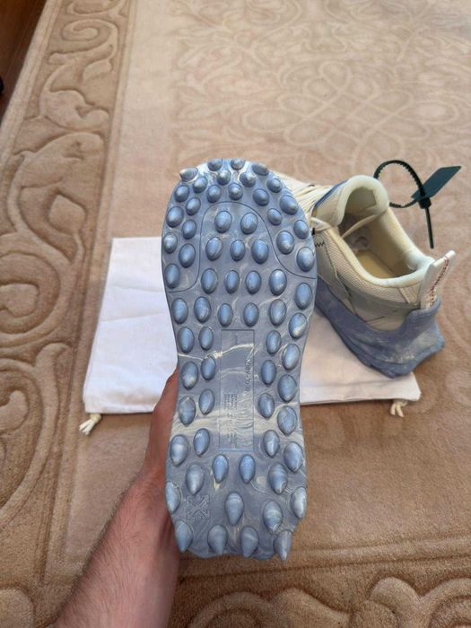 Adidasi Off-White ODSY 1000