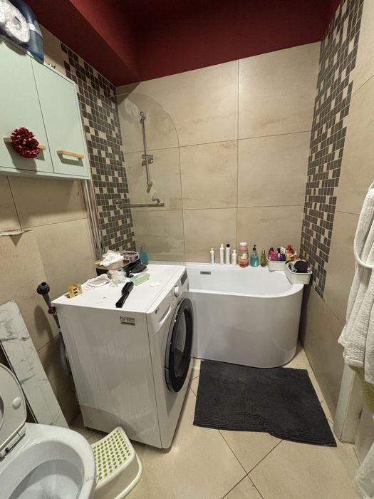 Inchiriez apartament cu 2 camere . Sisesti .