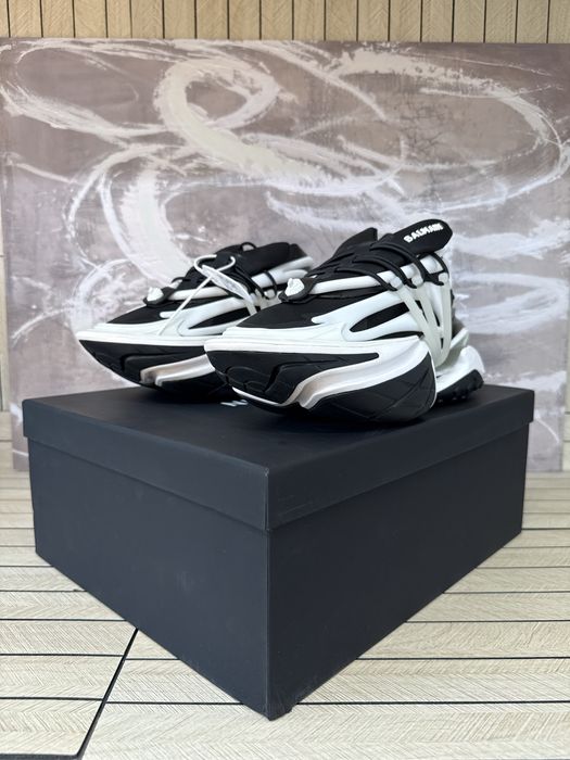 Balmain Unicorn Black White