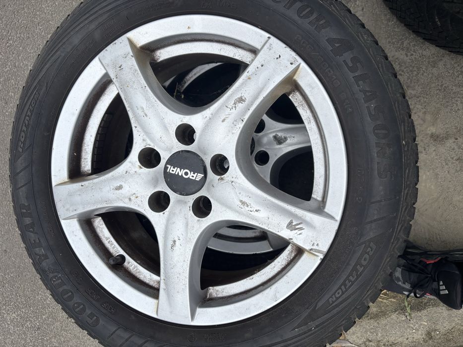 Vand jante de aluminiu cu tot cu cauciucuri