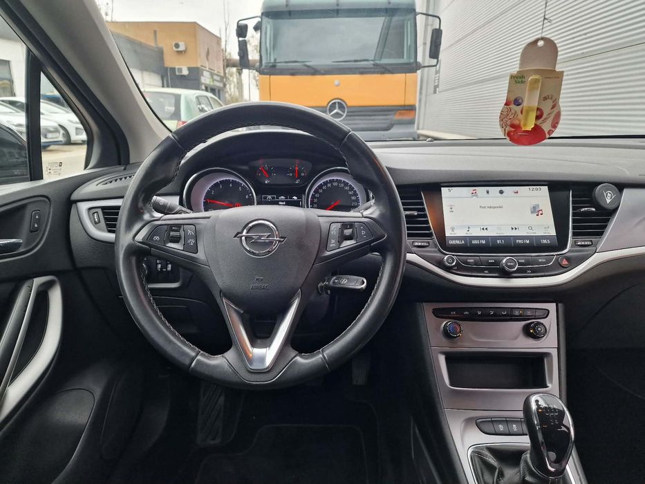 OPEL Astra 2019 — imagine 4