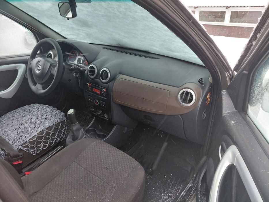 Ларгус 2014  16 клапанов Рено. 7 мест