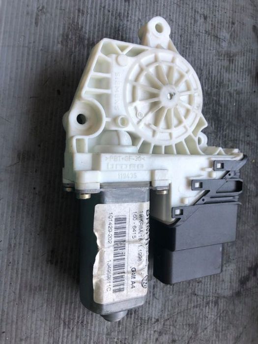 Motoras macara stanga spate vw golf 4