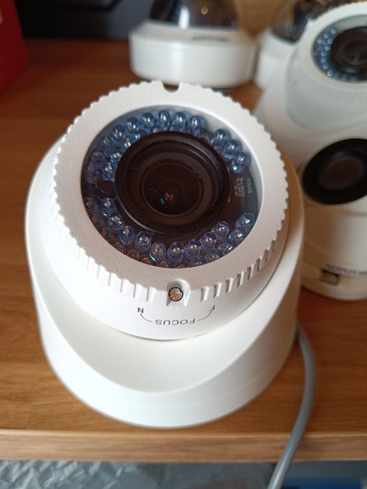 Pachet 8 camere Hikvision varficocale 2MP.