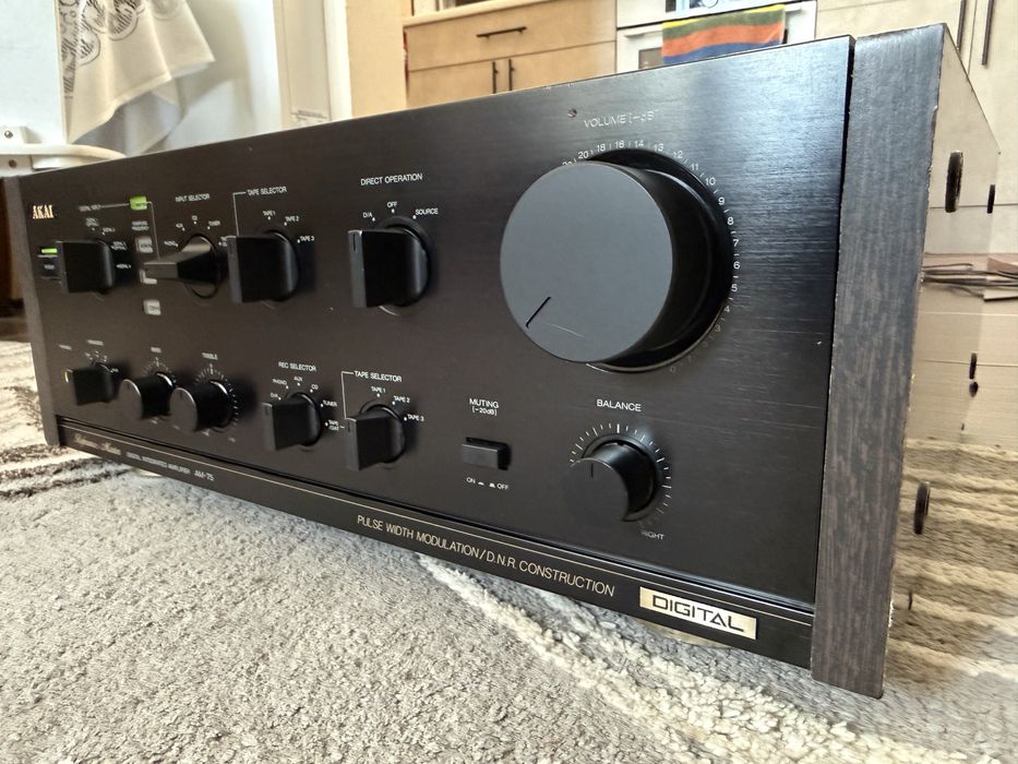 Akai AM-75 Качествен стерео усивлател DAC