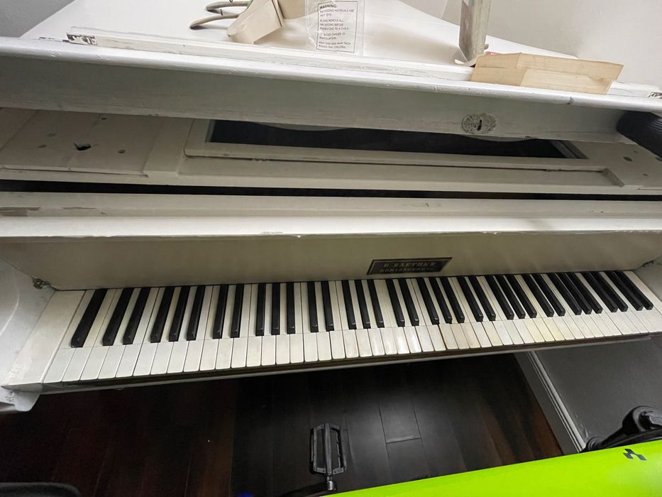 De vanzare pian cu coada scurta 500 euro
