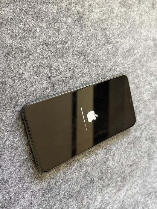 Продавам iPhone XS Max 64 GB