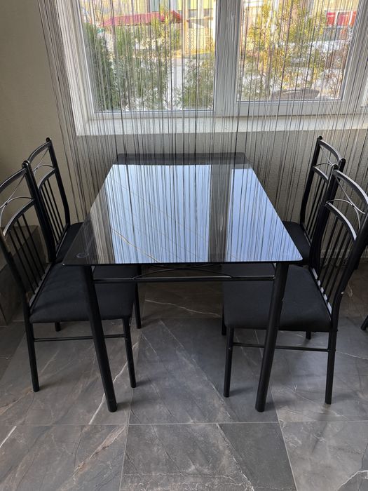 Set mobilier cafenea/bar – 7 mese + 28 scaune, stare foarte bună