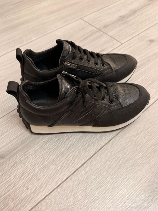 Кроссовки кожаные