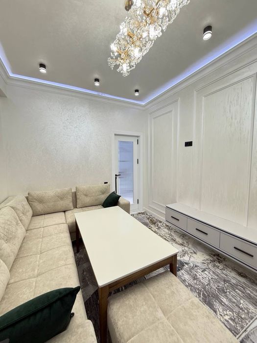 Amir Temur kuchada Eletni domda 2 xona kvartira sotiladi