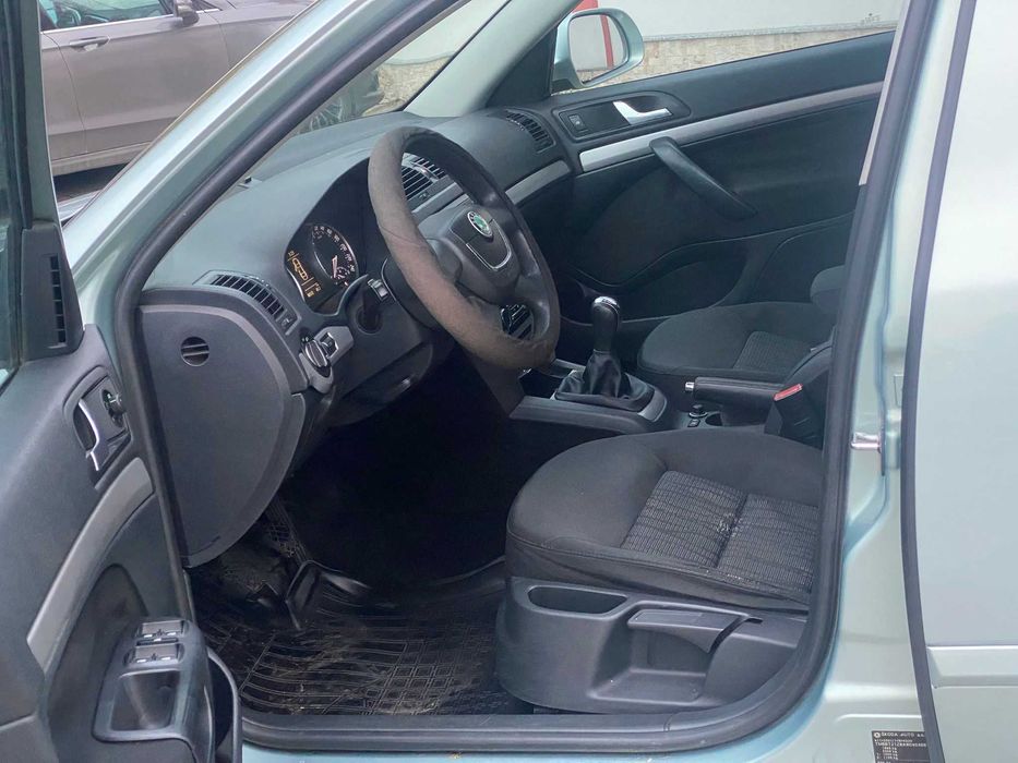 Vand skoda octavia 2011 stare impecabila